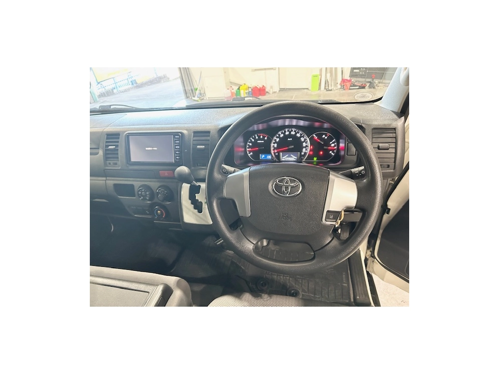 2020 Toyota Hiace === 4X4 4X4 4X4 === TIMBER FLOOR 