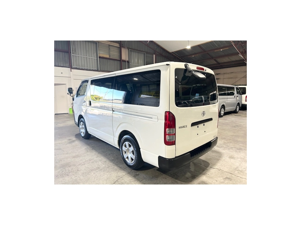2020 Toyota Hiace === 4X4 4X4 4X4 === TIMBER FLOOR 