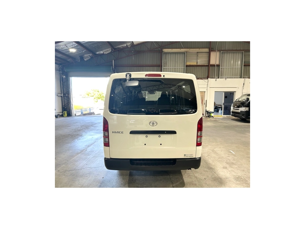 2020 Toyota Hiace === 4X4 4X4 4X4 === TIMBER FLOOR 