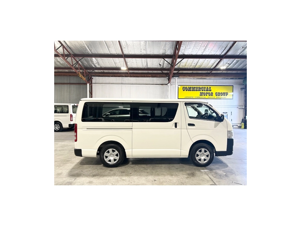 2020 Toyota Hiace === 4X4 4X4 4X4 === TIMBER FLOOR 