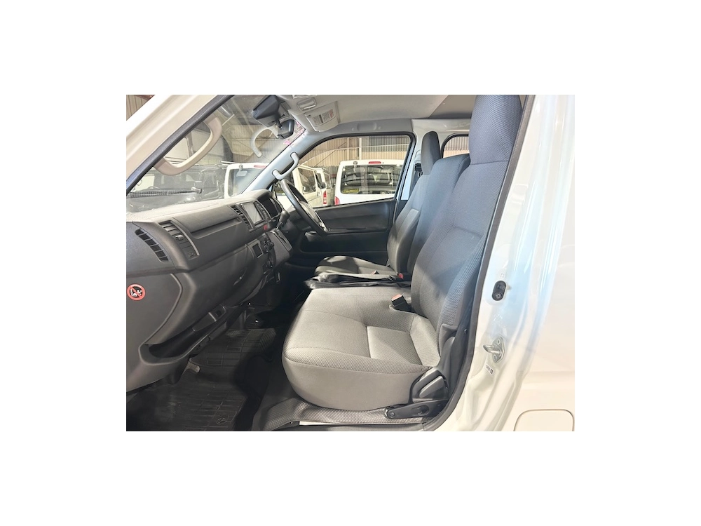2020 Toyota Hiace === 4X4 4X4 4X4 === TIMBER FLOOR 