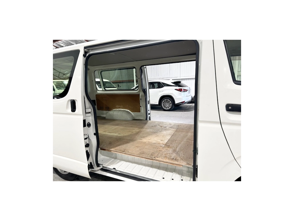 2018 Toyota Hiace ** 4WD 4WD 4WD ** +++ $4000 REDUCED +++