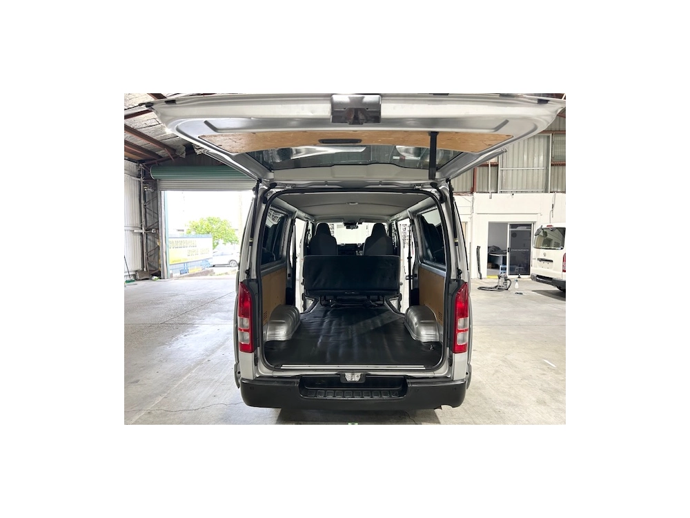 2021 Toyota Hiace Facelift Model = 4WD = 6 Seaters_ $500 DISCOUNTED FOR FUEL (1 WEEK ONLY)