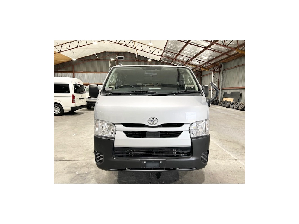 2021 Toyota Hiace Facelift Model = 4WD = 6 Seaters_ $500 DISCOUNTED FOR FUEL (1 WEEK ONLY)