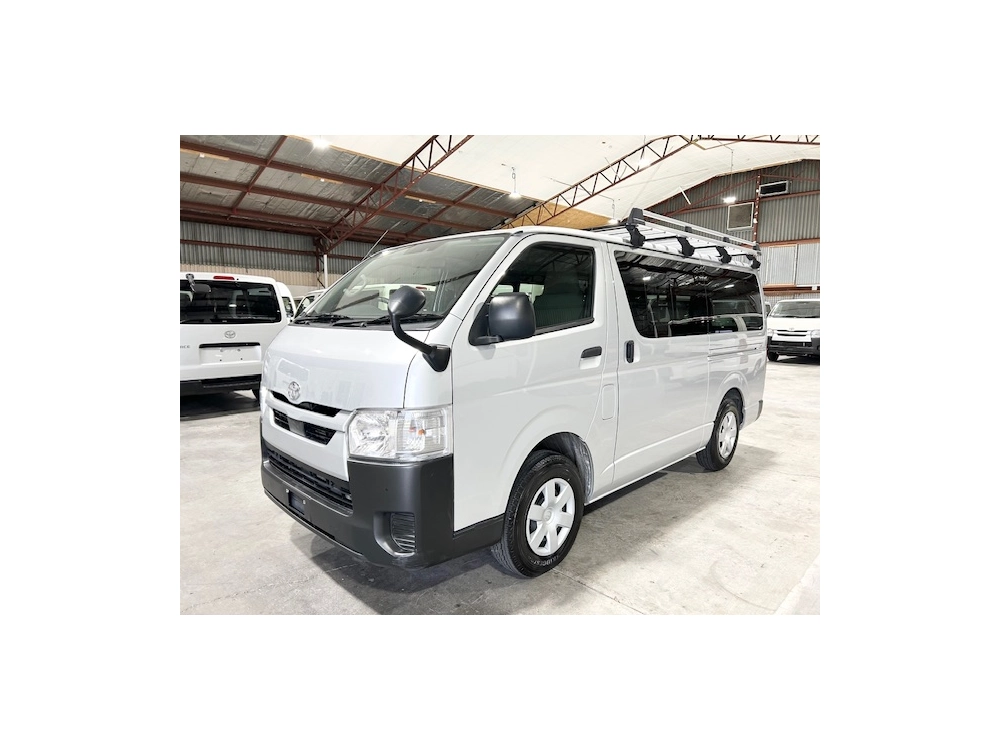 2021 Toyota Hiace Facelift Model = 4WD = 6 Seaters_ $500 DISCOUNTED FOR FUEL (1 WEEK ONLY)