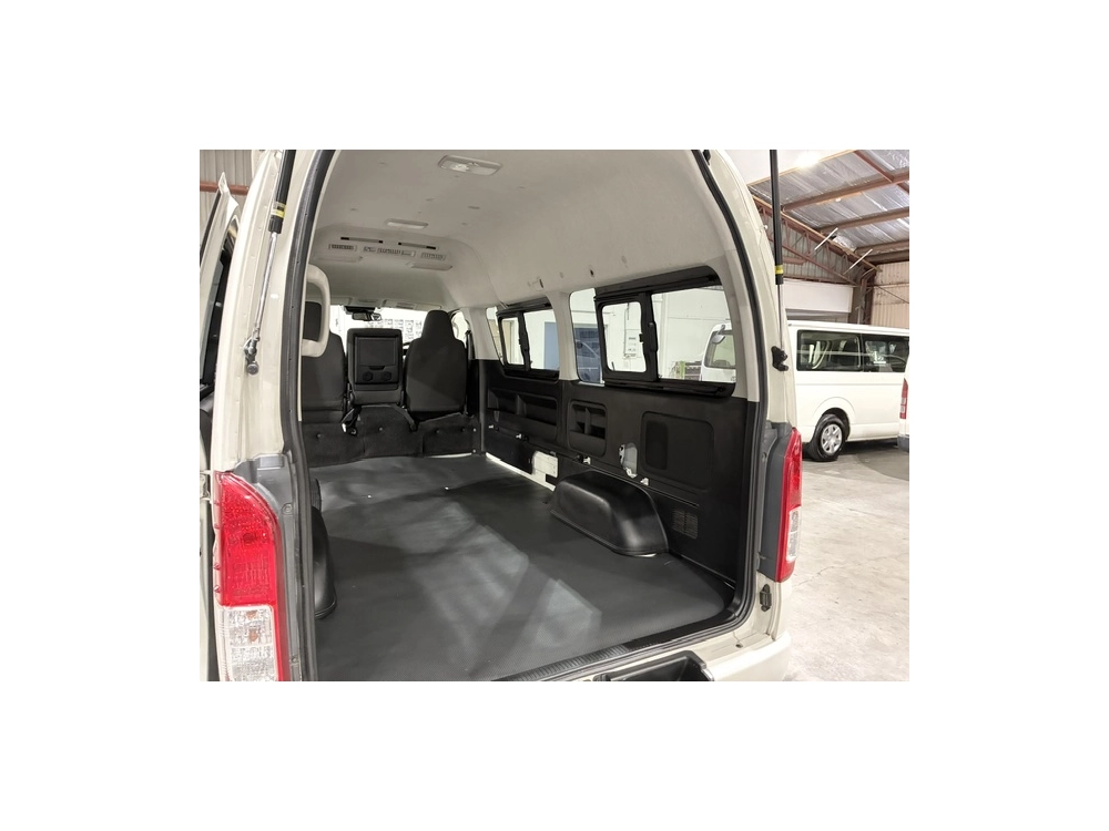 2020 Toyota Hiace 4X4 HIGH-ROOF / Rear Aircon!!