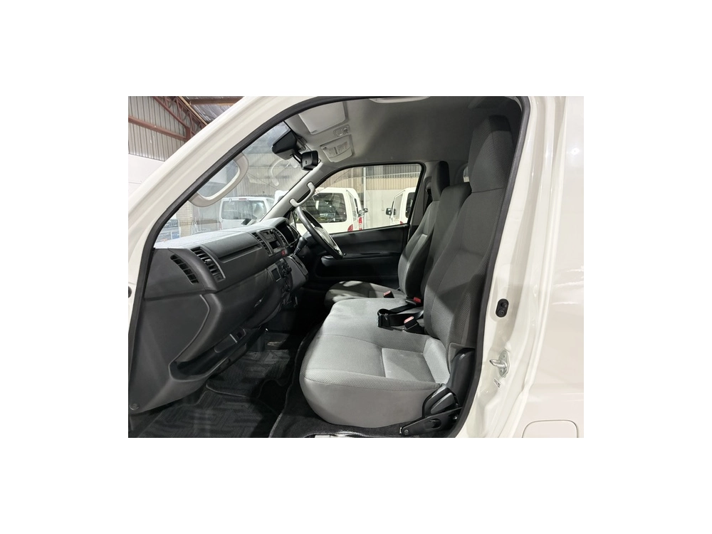 2020 Toyota Hiace 4X4 HIGH-ROOF / Rear Aircon!!