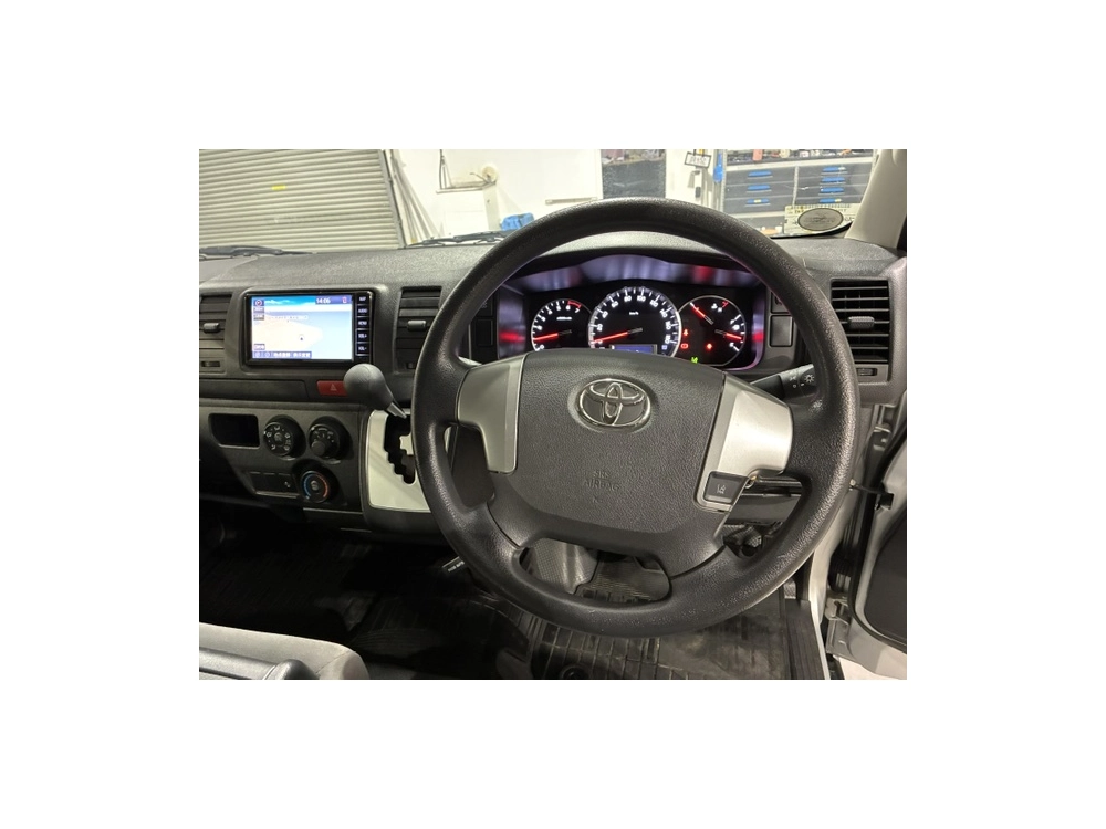 2020 Toyota Hiace =Super Low 20kms! = 6 Seaters
