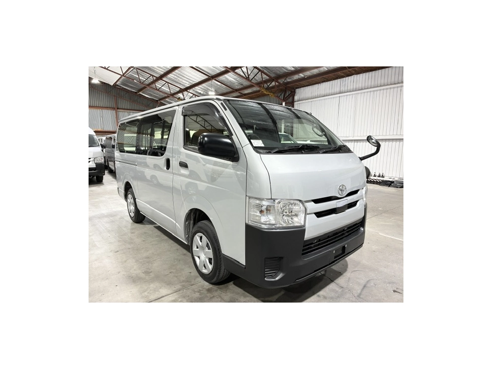 2020 Toyota Hiace =Super Low 20kms! = 6 Seaters