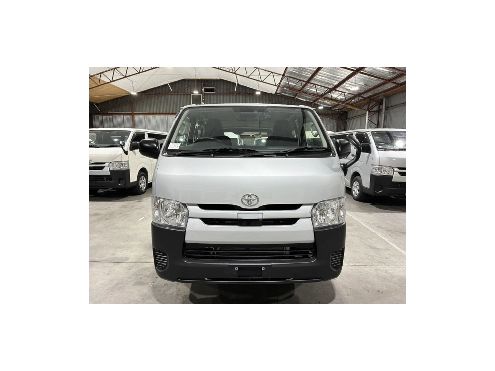 2020 Toyota Hiace =Super Low 20kms! = 6 Seaters