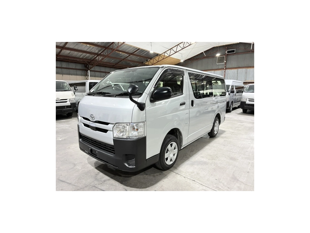 2020 Toyota Hiace =Super Low 20kms! = 6 Seaters