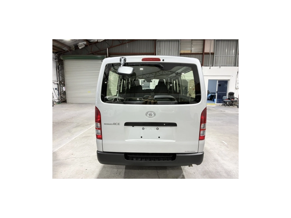 2020 Toyota Hiace =Super Low 20kms! = 6 Seaters