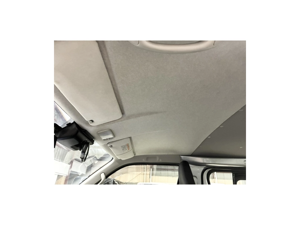 2020 Toyota Hiace =Super Low 20kms! = 6 Seaters