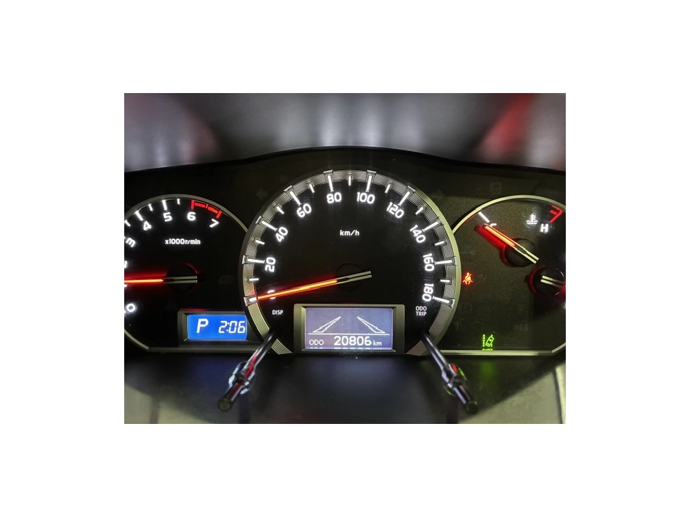 2020 Toyota Hiace =Super Low 20kms! = 6 Seaters