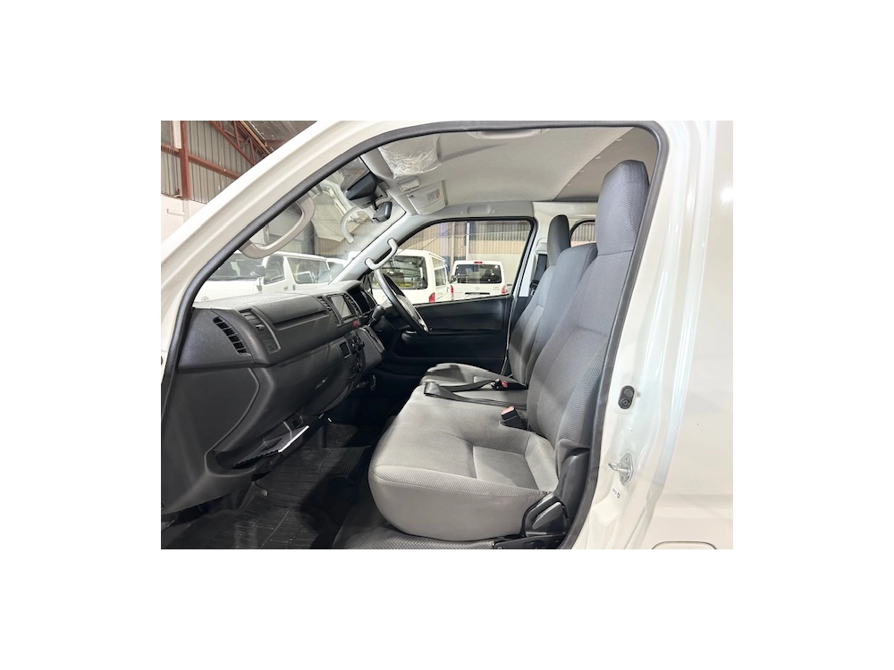 2018 Toyota Hiace Super Low 21km == Xmas BIG SALE ==