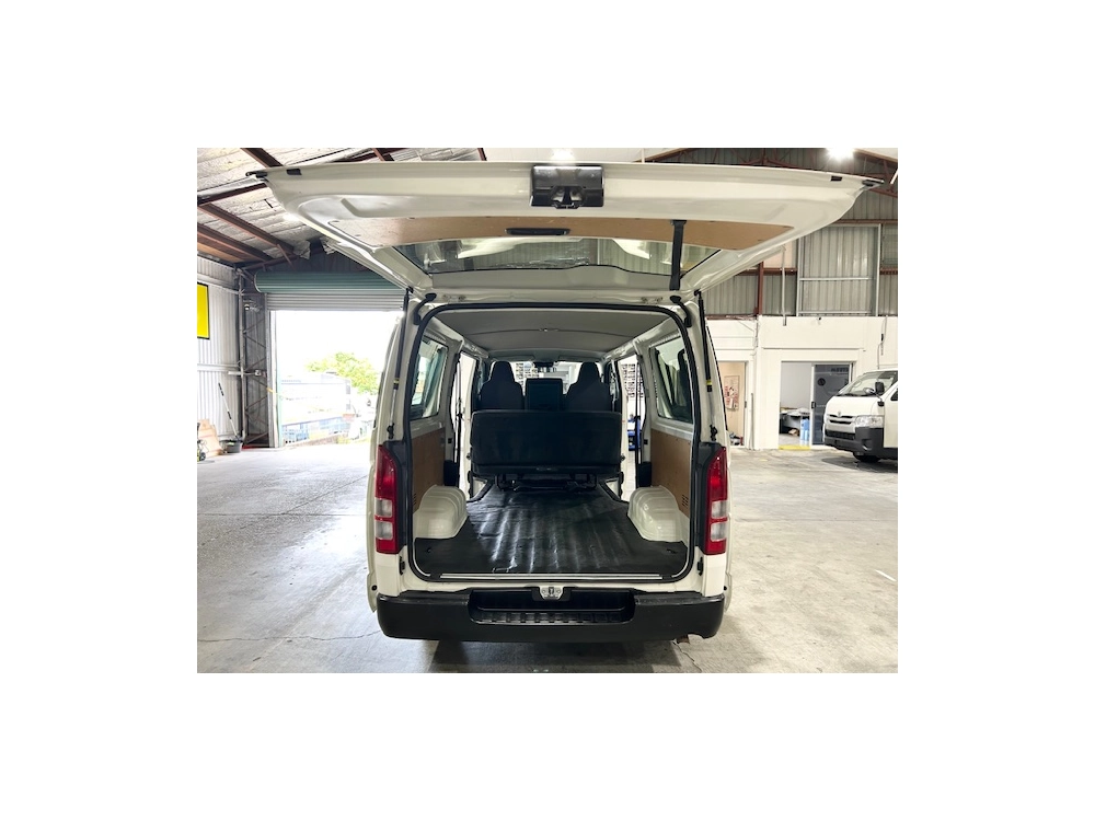2018 Toyota Hiace Super Low 21km == Xmas BIG SALE ==
