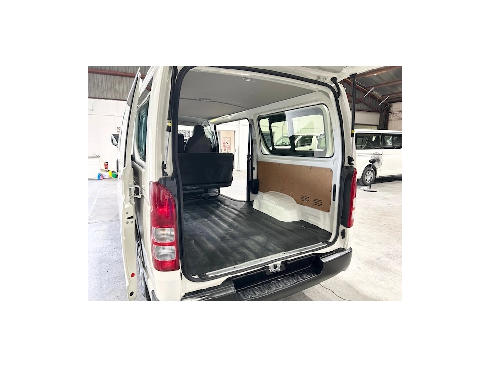 2018 Toyota Hiace Super Low 21km == Xmas BIG SALE ==