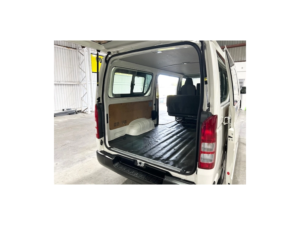 2018 Toyota Hiace Super Low 21km == Xmas BIG SALE ==
