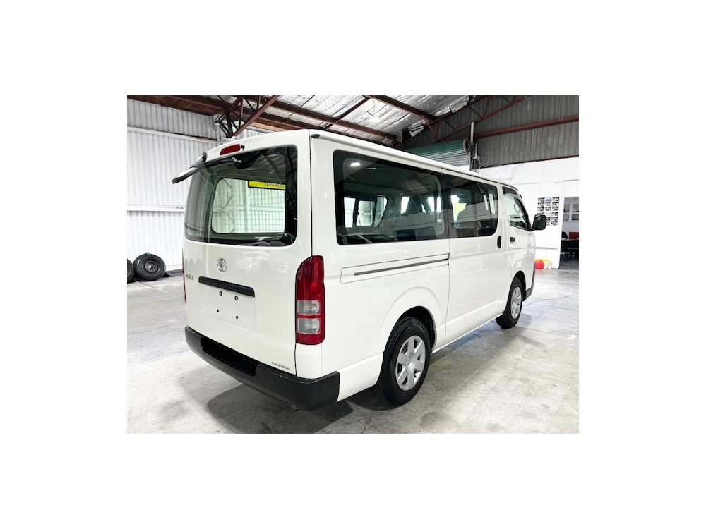 2018 Toyota Hiace Super Low 21km == Xmas BIG SALE ==