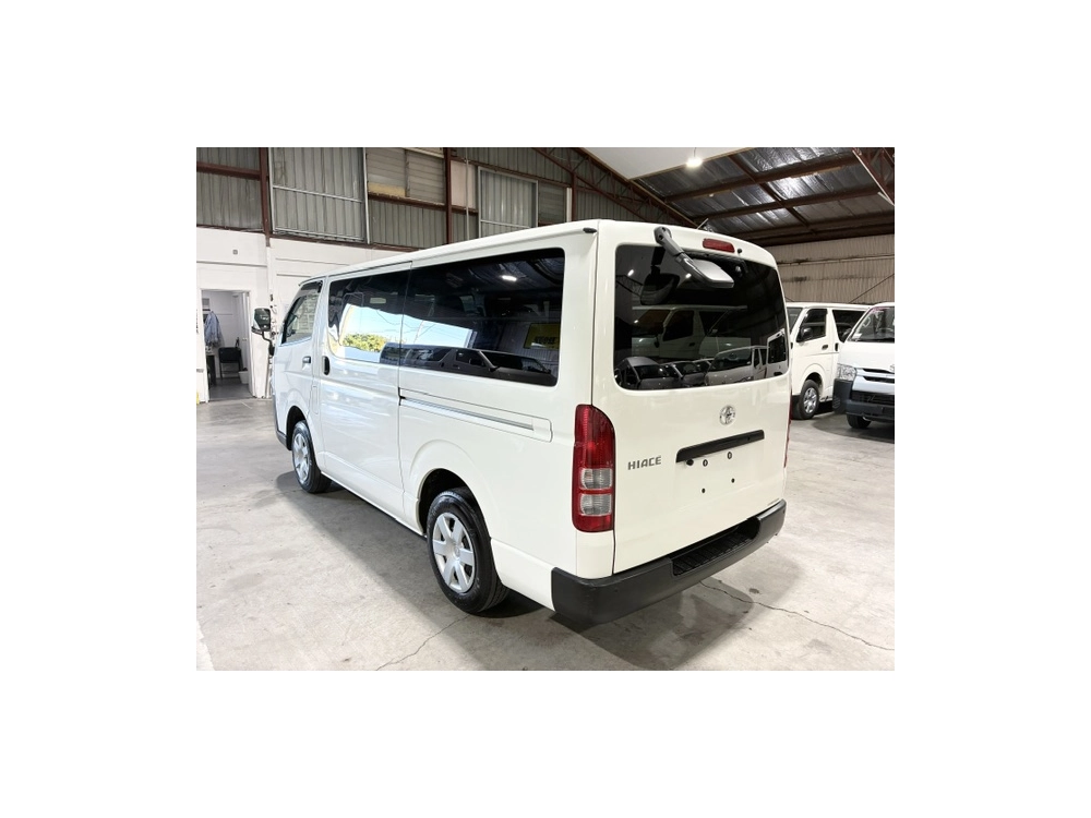 2020 Toyota Hiace = Super Low 26km = REMOVABLE High Floor