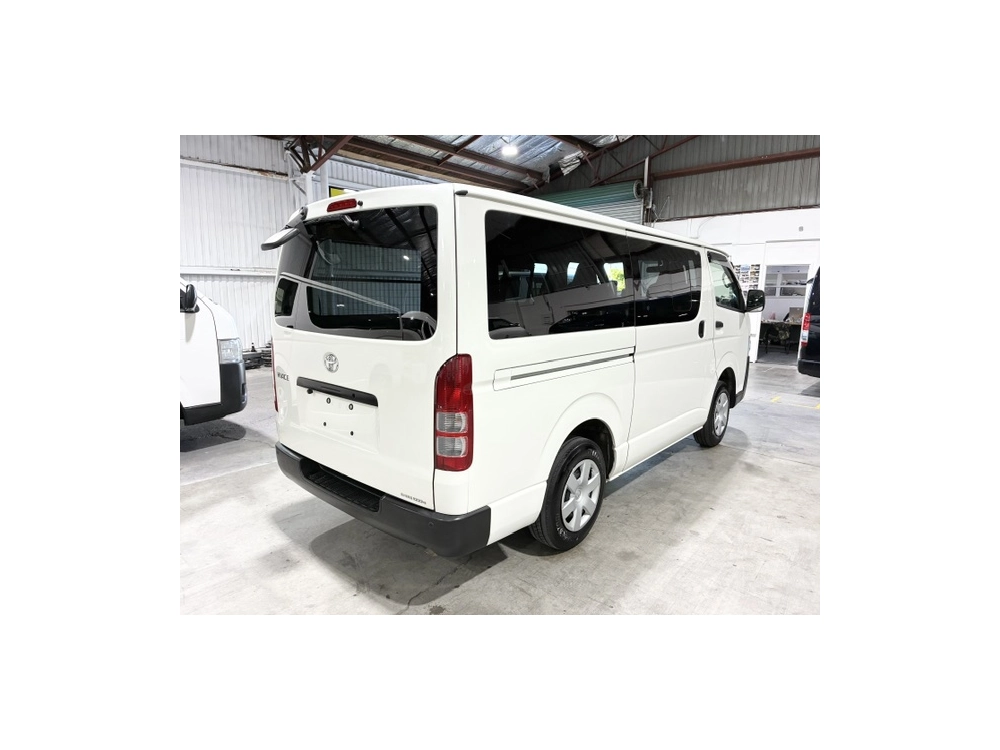 2020 Toyota Hiace = Super Low 26km = REMOVABLE High Floor