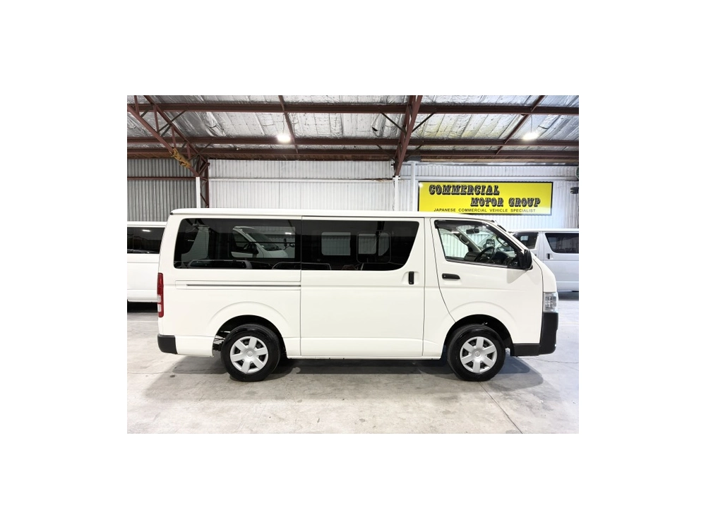 2020 Toyota Hiace = Super Low 26km = REMOVABLE High Floor