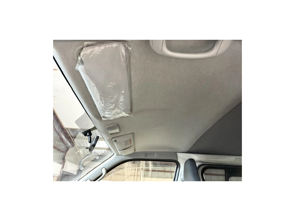 2020 Toyota Hiace = Super Low 26km = High Floor