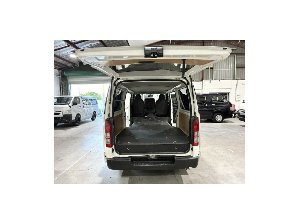 2020 Toyota Hiace = Super Low 26km = RHigh Floor