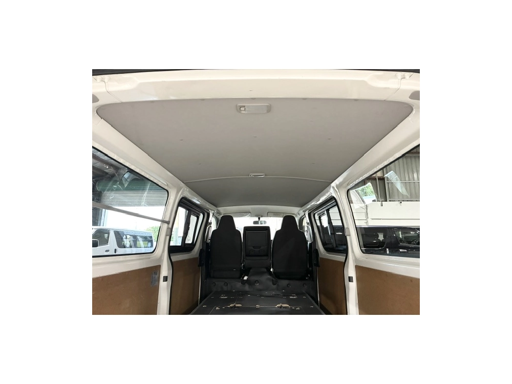 2020 Toyota Hiace = Super Low 26km = High Floor