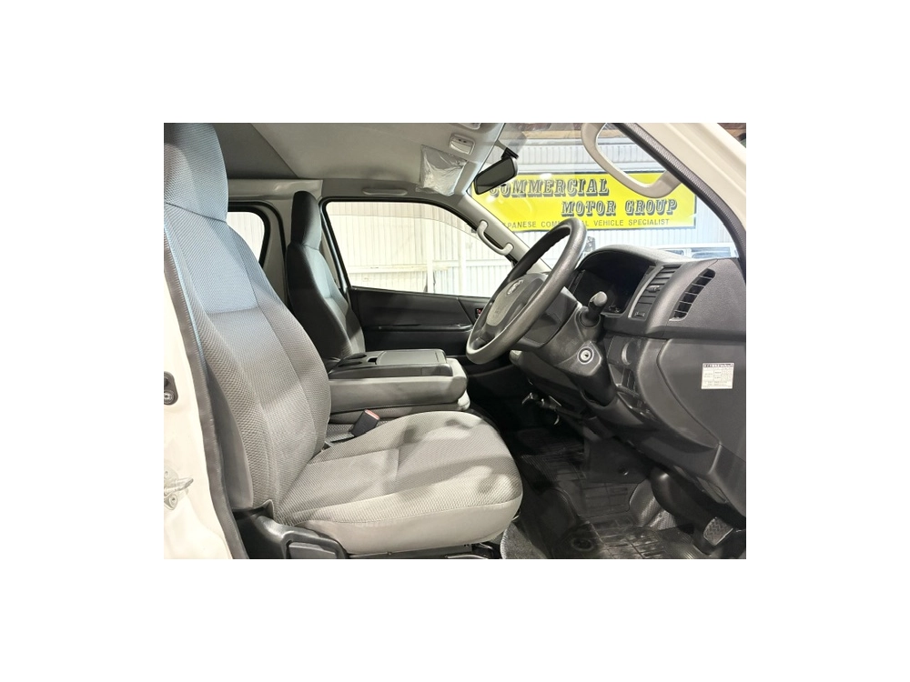 2020 Toyota Hiace = Super Low 26km = High Floor
