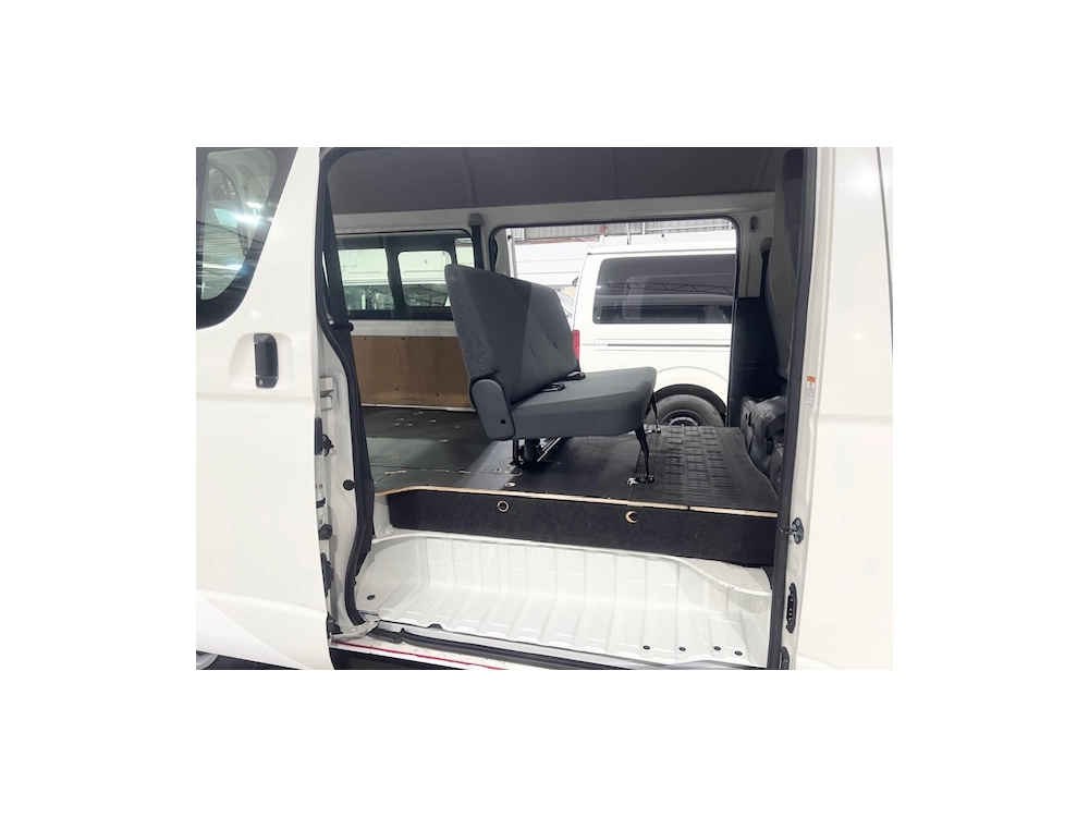 2019 Toyota Hiace Super Low 27km =6 Seaters=