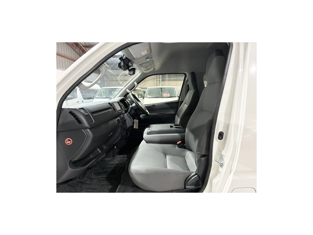 2021 Toyota Hiace =4X4= ** 360 Surround Camera ** SUPER LOW 36kms! GL PACKAGE