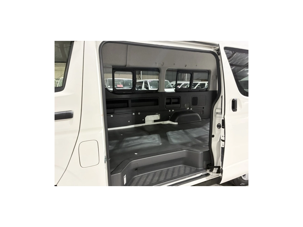 2021 Toyota Hiace =4X4= ** 360 Surround Camera ** SUPER LOW 36kms! GL PACKAGE