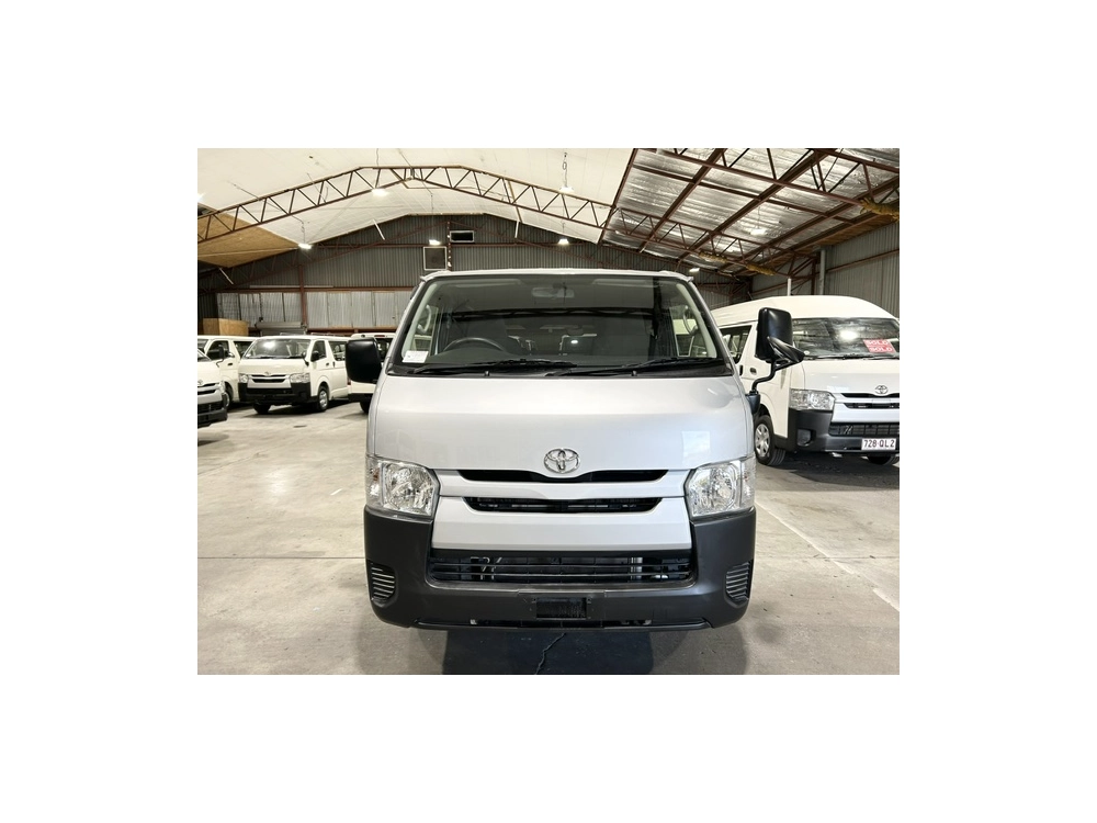 2017 Toyota Hiace = 4X4 = SUPER LOW 37kms !!! 6 SEATER