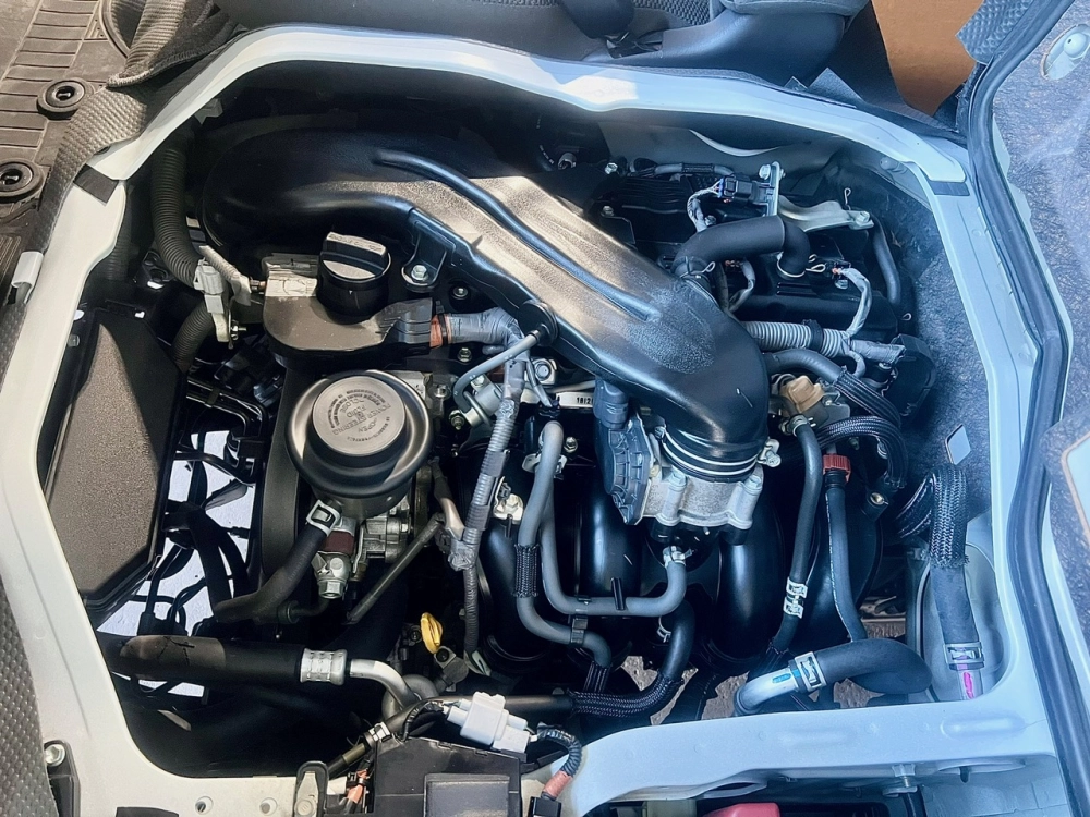 2019 Toyota Hiace NEW SHAPE_ 5 DOORS_ 6 SEATS