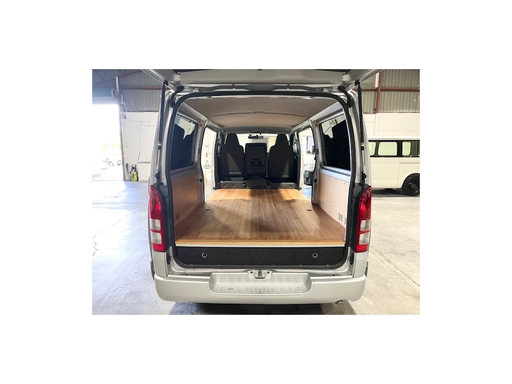 2017 Toyota Hiace LWB **MANUAL** $4400 REDUCED **