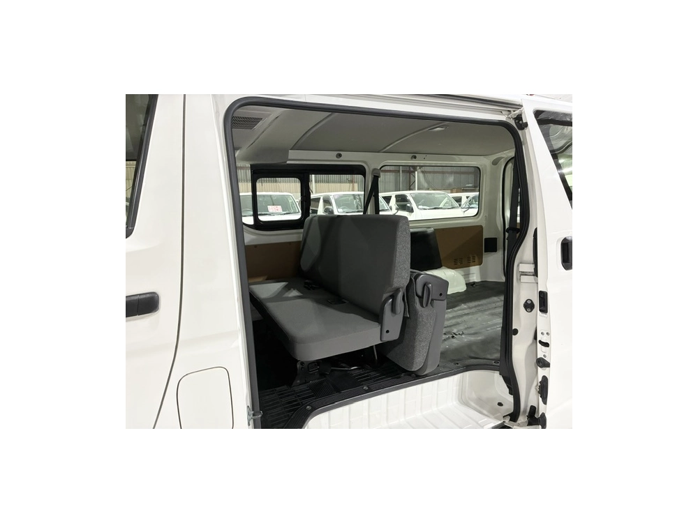 2020 Facelift Model / 60kms Only / REAR AIRCON / 6 or 9 Seater