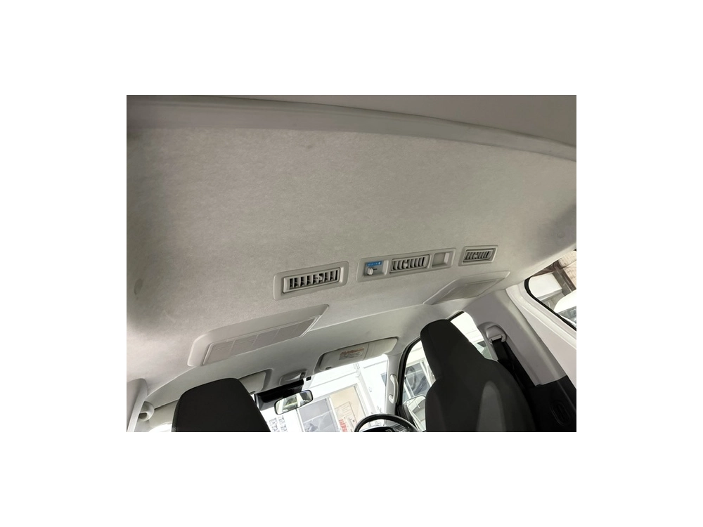 2020 Facelift Model / 60kms Only / REAR AIRCON / 6 or 9 Seater
