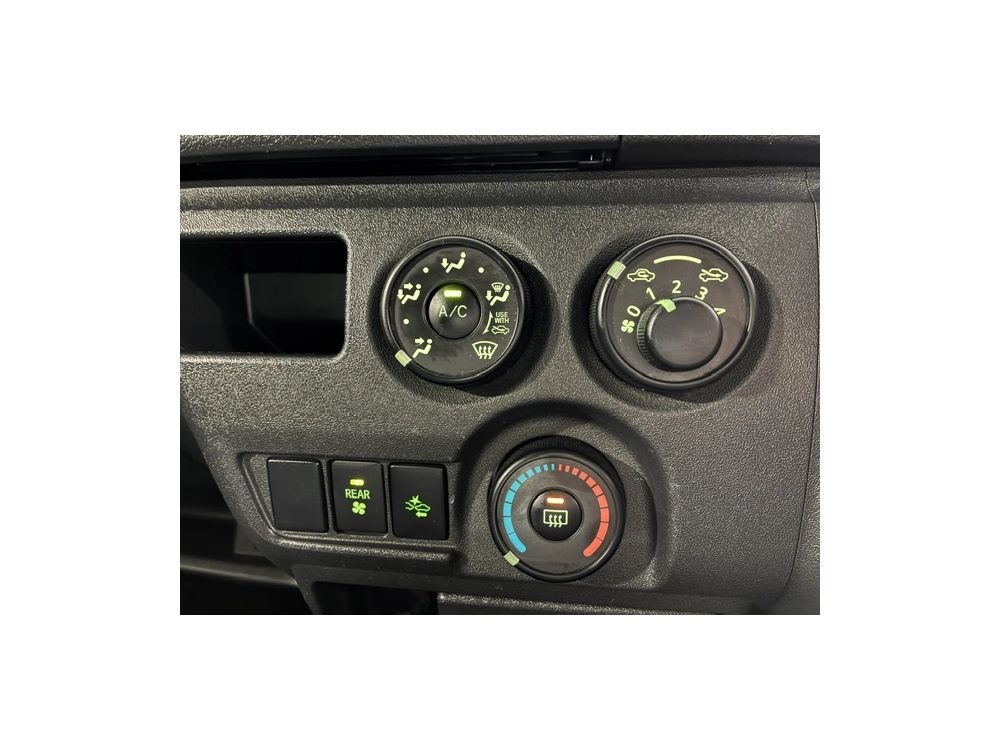 2020 Toyota Hiace SUPER LOW 60kms 6 or 9 Seat =REAR AIRCON