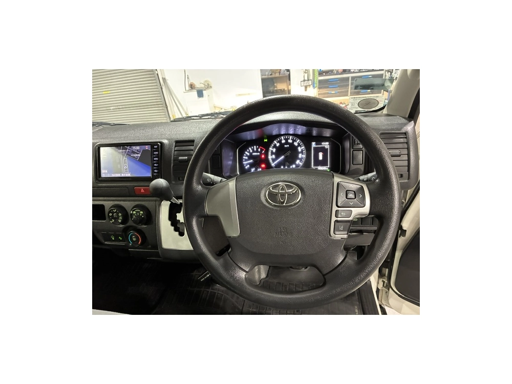 2020 Facelift Model / 60kms Only / REAR AIRCON / 6 or 9 Seater