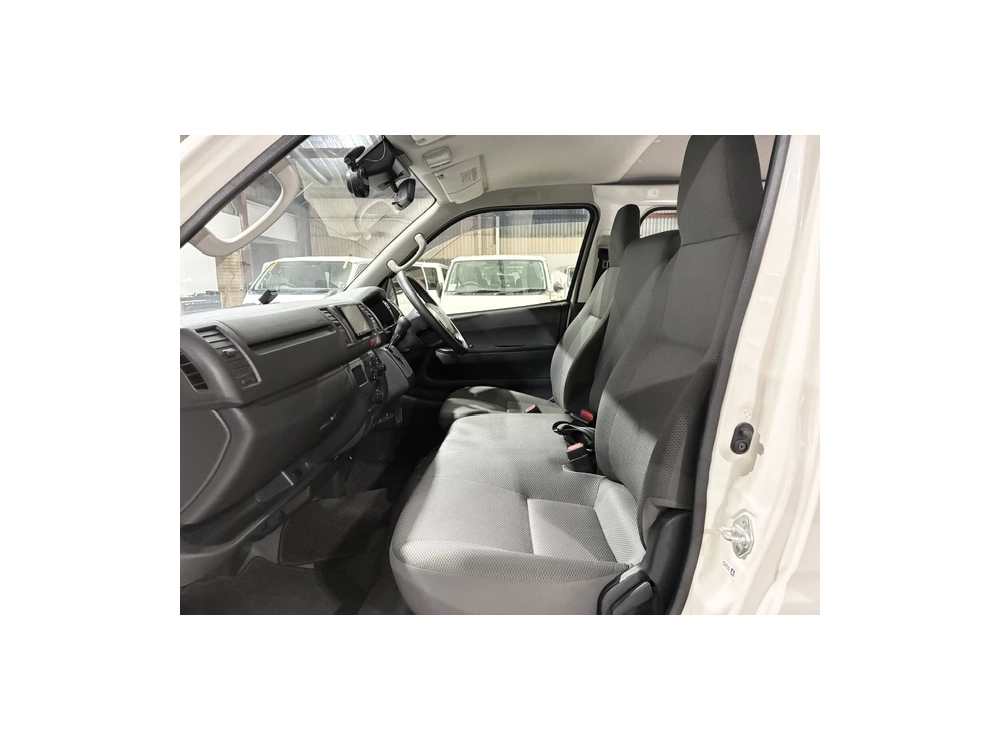 2019 Toyota Hiace Super Low 61km!! ** 6 Seaters **