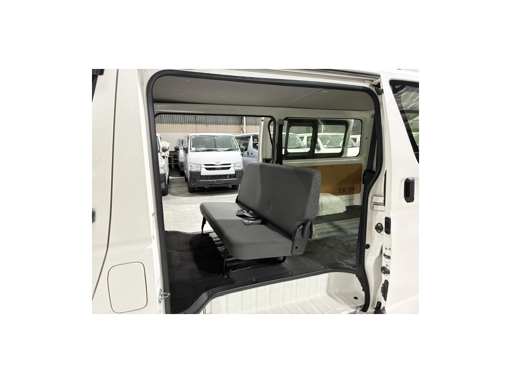 2019 Toyota Hiace Super Low 61km!! ** 6 Seaters **