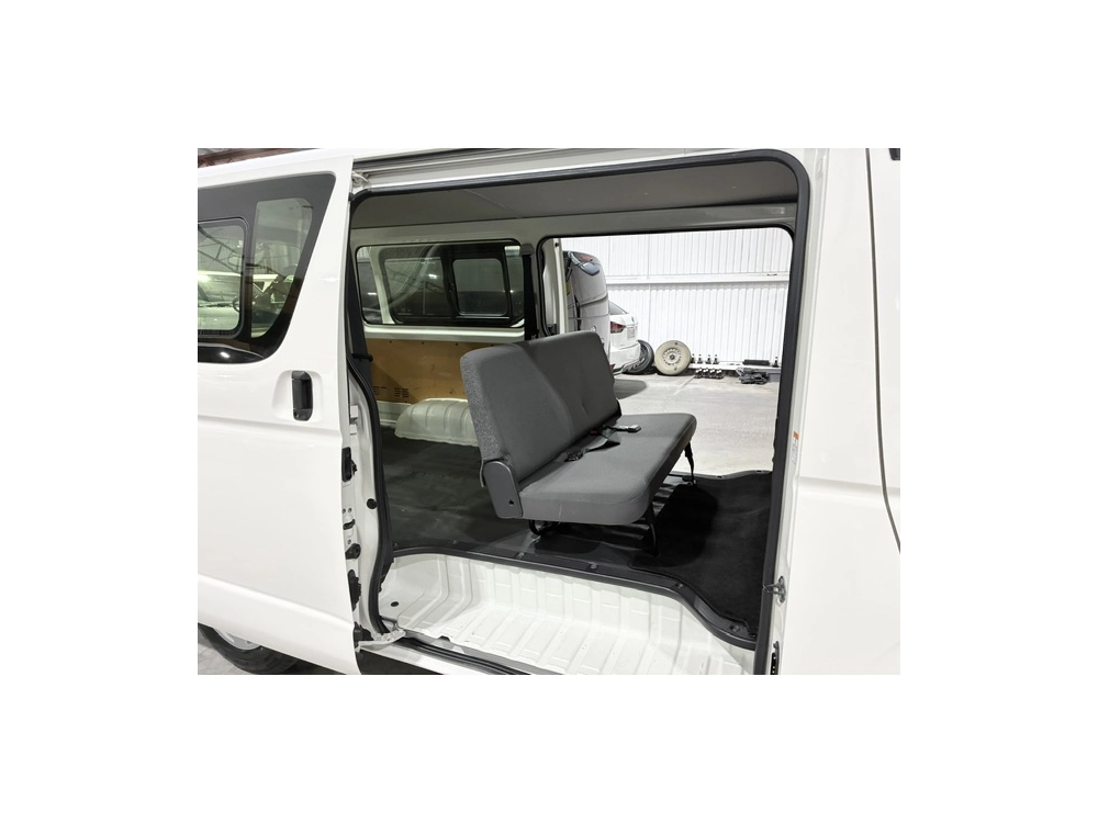 2019 Toyota Hiace Super Low 61km!! ** 6 Seaters **