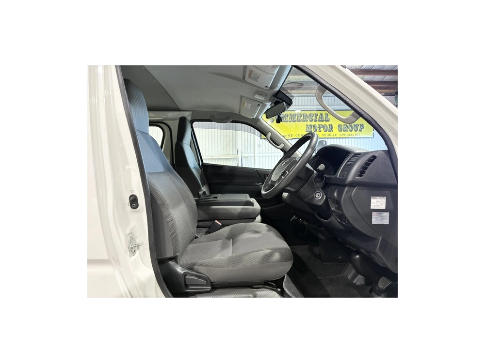 2019 Toyota Hiace Super Low 61km!! ** 6 Seaters **