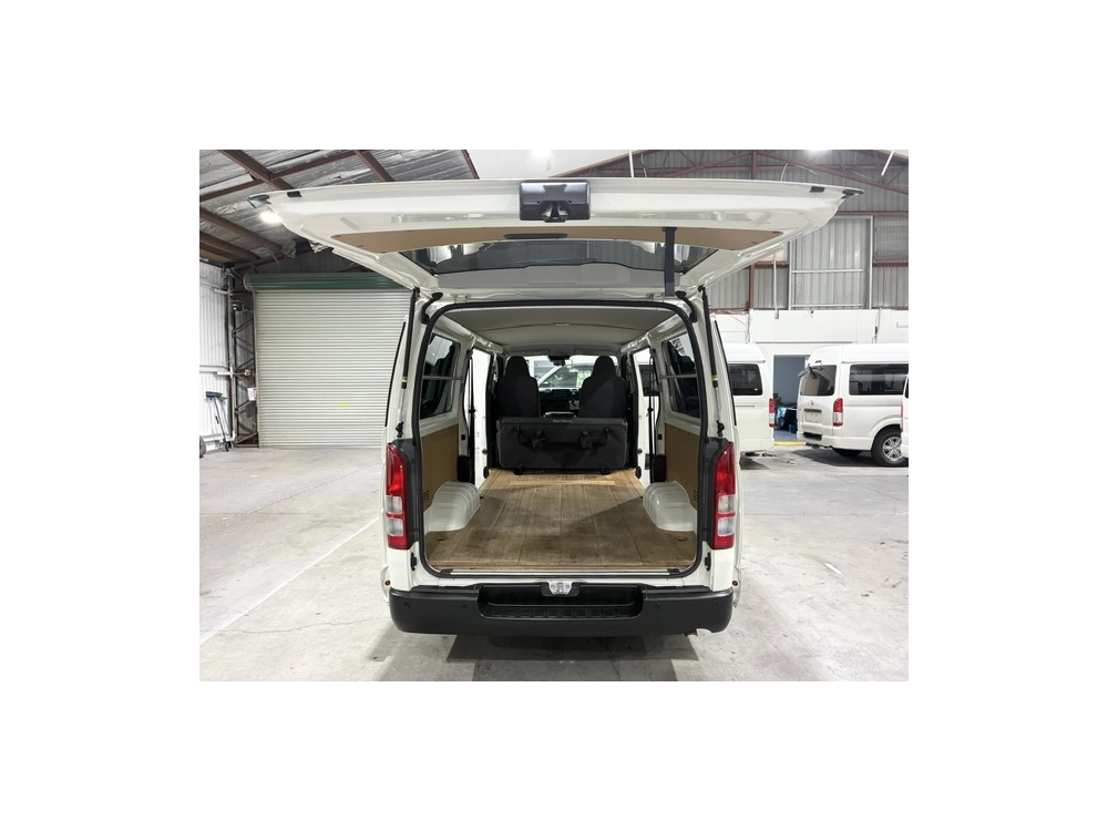 2024 Toyota Hiace Facelift Model / 4X4 / SUPER LOW 62kms / TIMBER FLOOR!