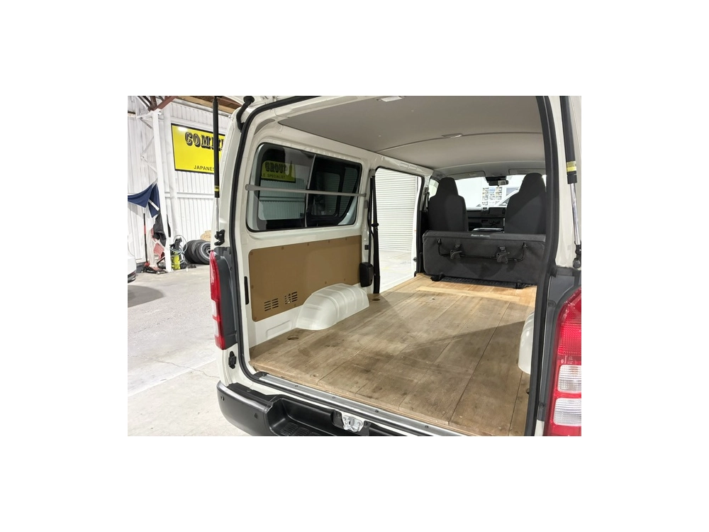 2024 Toyota Hiace Facelift Model / 4X4 / SUPER LOW 62kms / TIMBER FLOOR!