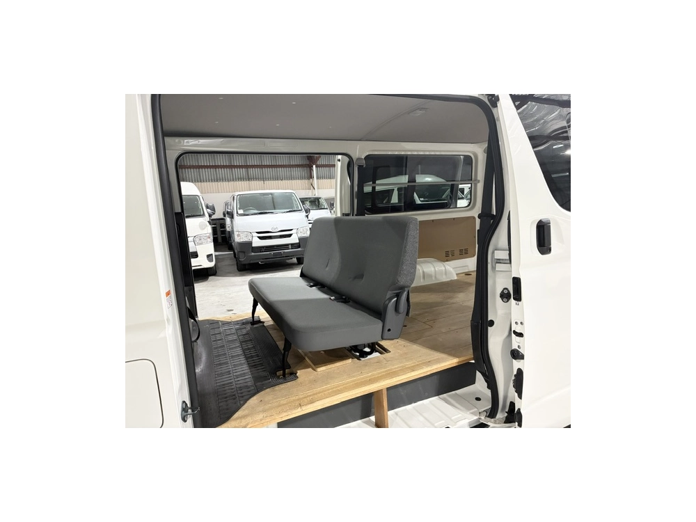 2024 Toyota Hiace Facelift Model / 4X4 / SUPER LOW 62kms / TIMBER FLOOR!