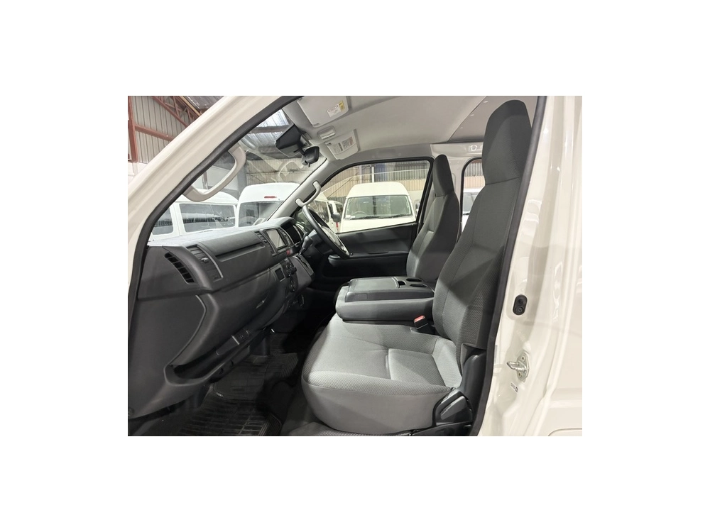 2024 Toyota Hiace Facelift Model / 4X4 / SUPER LOW 62kms / TIMBER FLOOR!