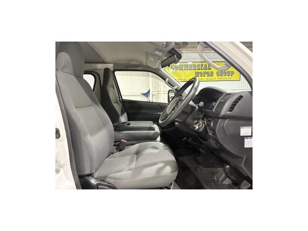 2024 Toyota Hiace Facelift Model / 4X4 / SUPER LOW 62kms / TIMBER FLOOR!