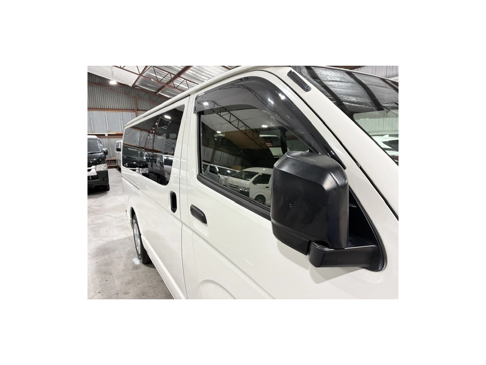 2024 Toyota Hiace Facelift Model / 4X4 / SUPER LOW 62kms / TIMBER FLOOR!